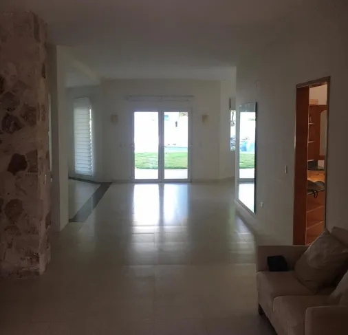 Casa en renta ubicada en Residencial Villa Magna Cancún, 5 recámaras