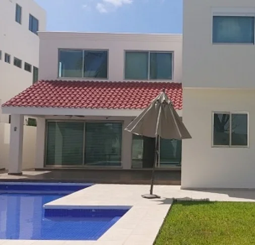 Casa con 3 recámaras en Renta, Residencial Villa Magna Cancun