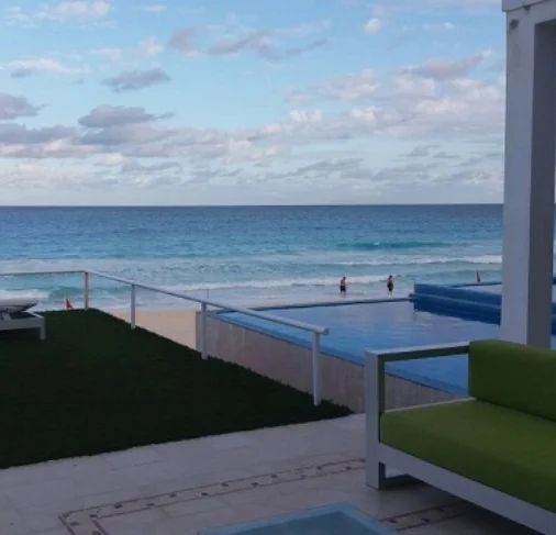 Venta de casa frente al mar en Cancún Zona Hotelera, 3 recámaras