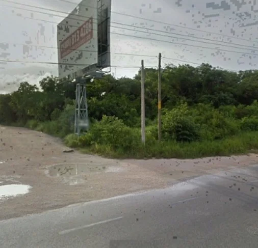 Terreno en Venta carretera Puerto Morelos Bahia Petempich Quintana Roo