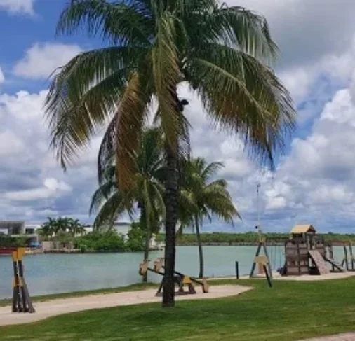 Venta de Terreno en Residencial Lagos del Sol  Cancún con alta plusvalía